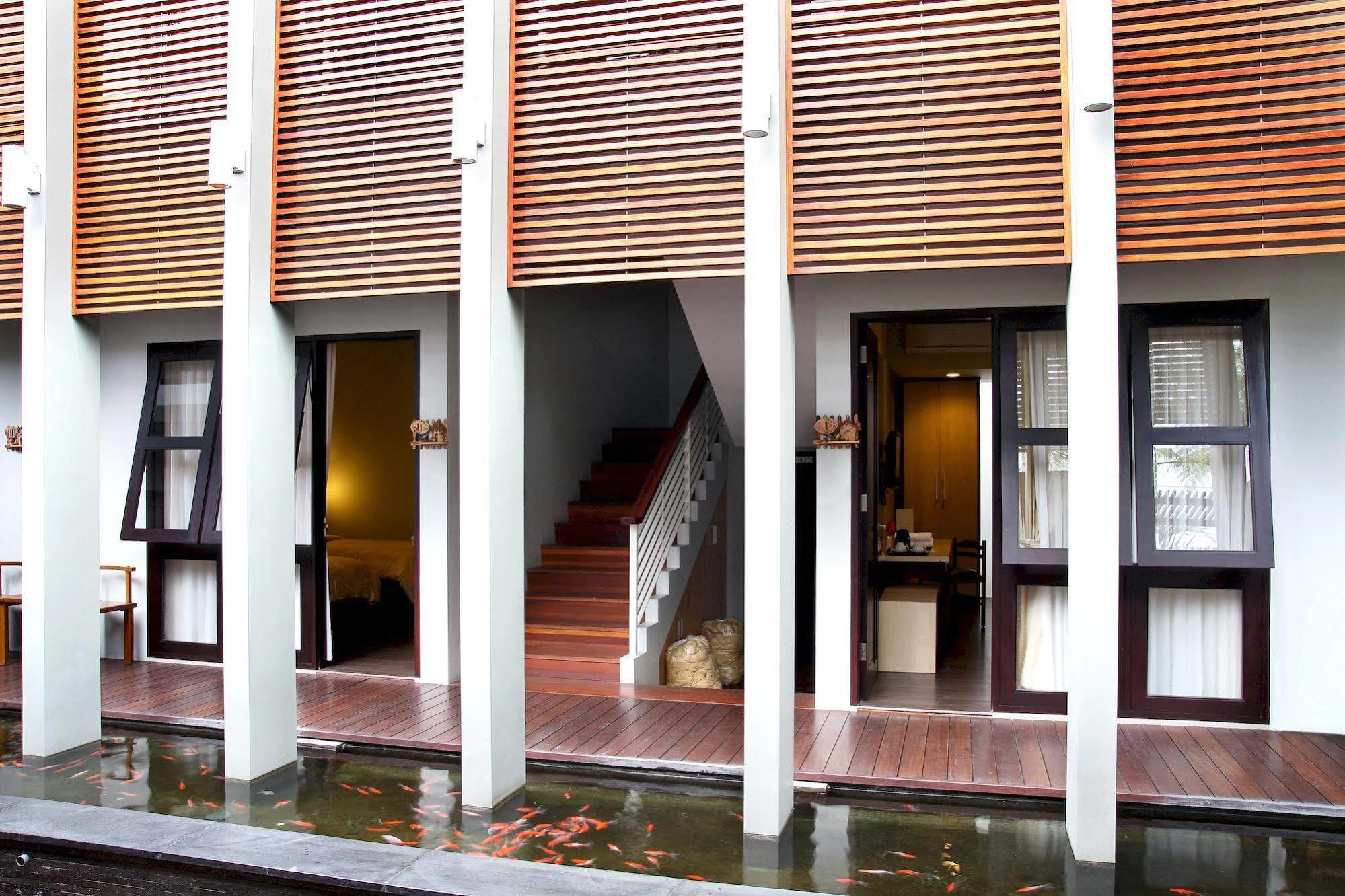 COZY Boutique Pensión Malang Exterior foto