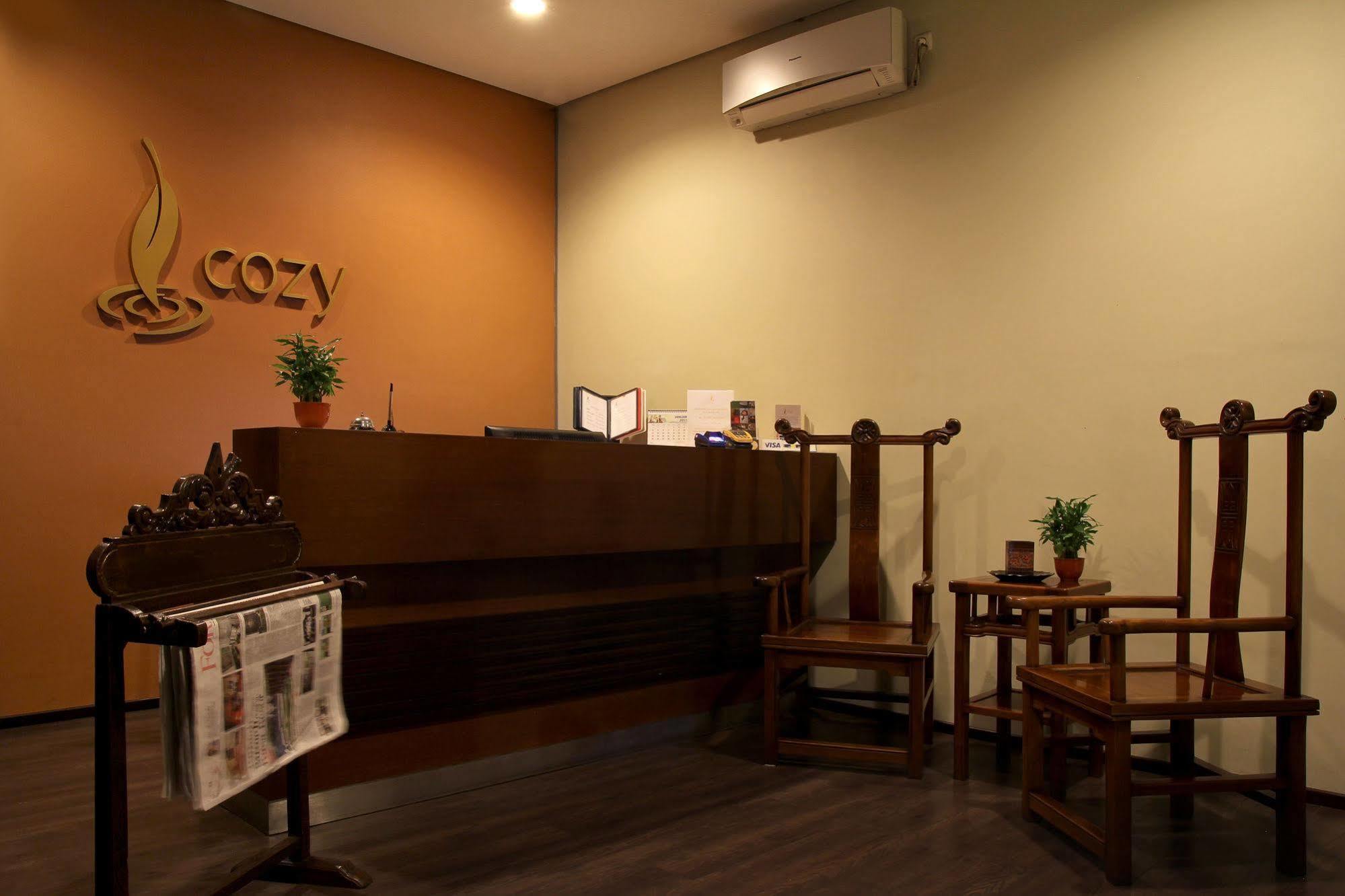 COZY Boutique Pensión Malang Exterior foto