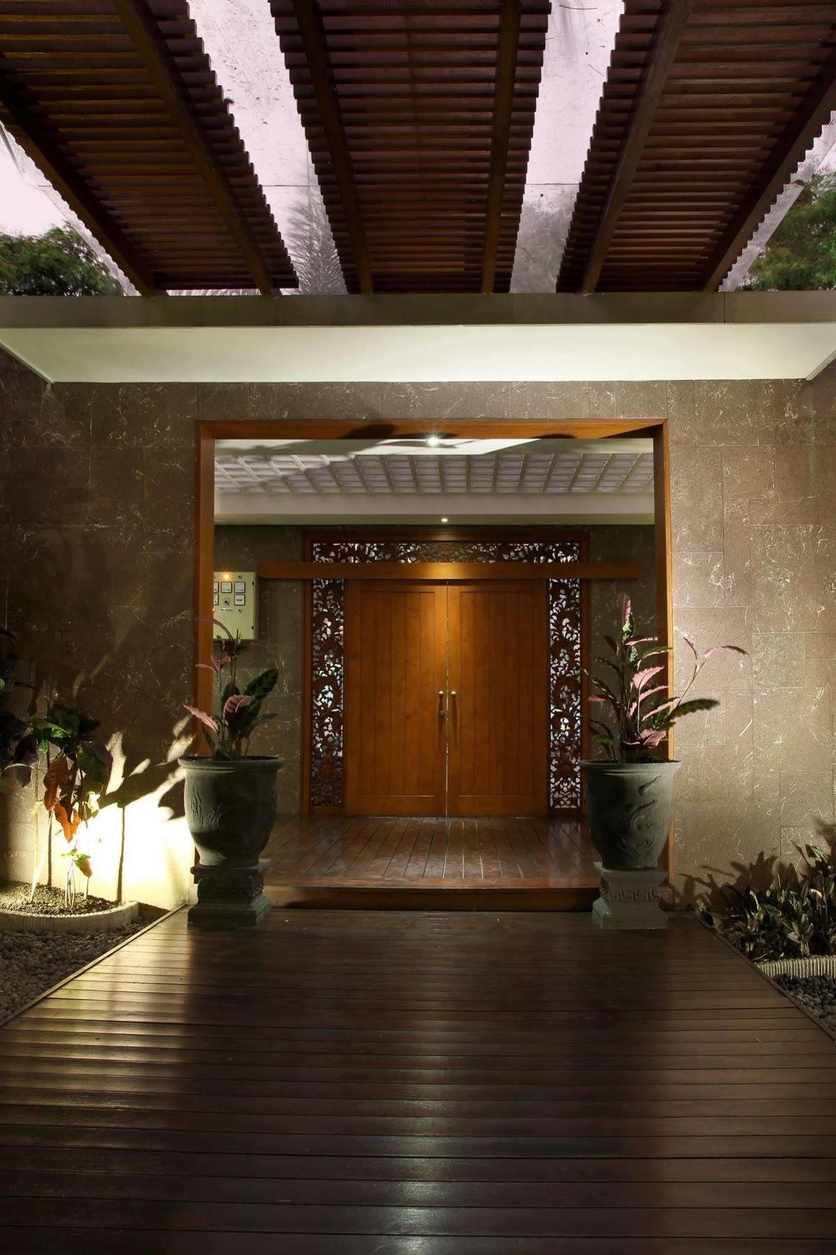 COZY Boutique Pensión Malang Exterior foto
