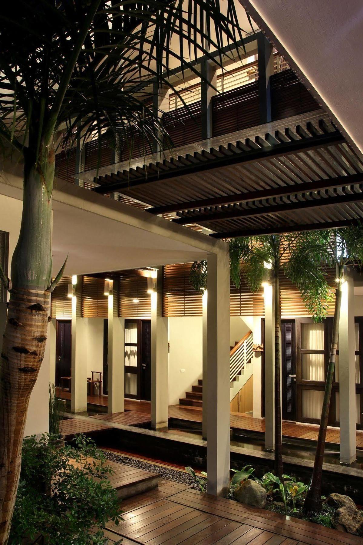 COZY Boutique Pensión Malang Exterior foto